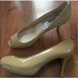 MICHAEL KORS Tan Peep Toe Heels